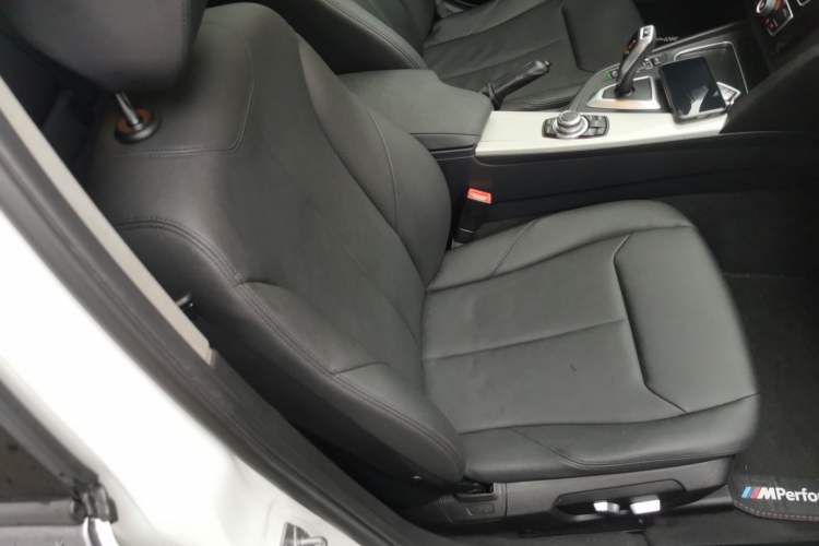 Used BMW 3 Series 2016 320i Fashion Model Right Front Seat