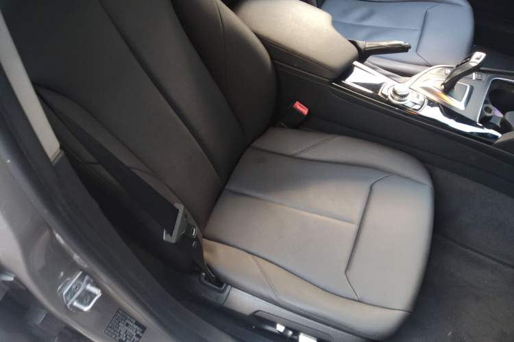 Used BMW 3 Series 2016 320i Fashion Model Right Front Seat