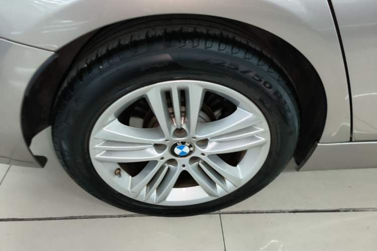 Used BMW 3 Series 2016 320Li Fashion Model Right Rear Wheel Hub