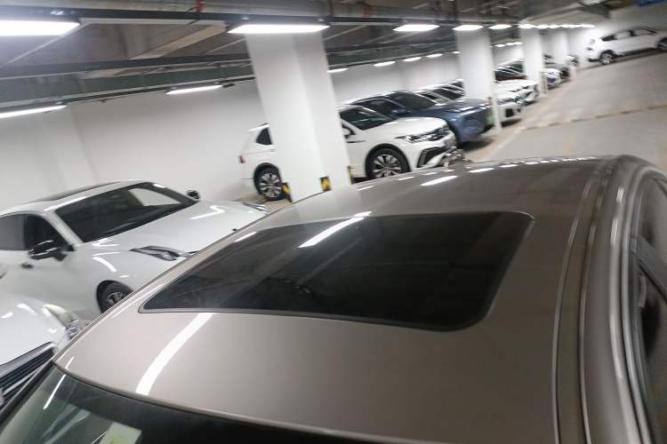 Used BMW 3 Series 2016 320Li Ambition Model Roof