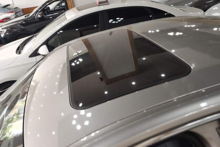 Used BMW 3 Series 2016 320Li Ambition Model Roof