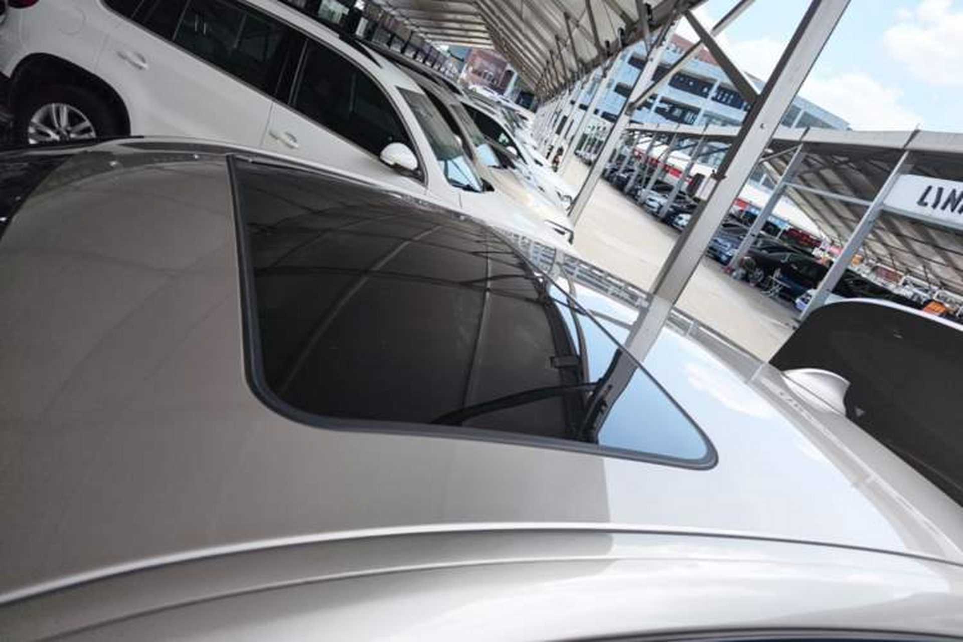 Used BMW 3 Series 2016 320i Fashion Model Roof
