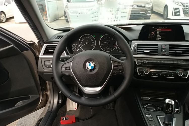 Used BMW 3 Series 2016 320Li Fashion Model Steering Wheel
