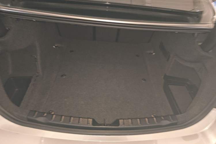 Used BMW 3 Series 2016 320Li Fashion Model Trunk