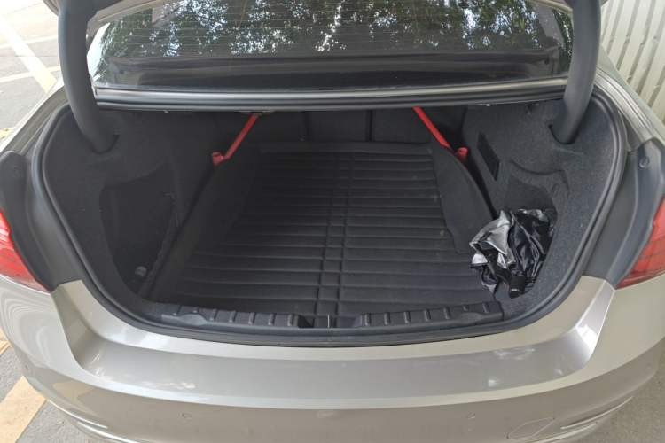 Used BMW 3 Series 2016 320i Fashion Model Trunk