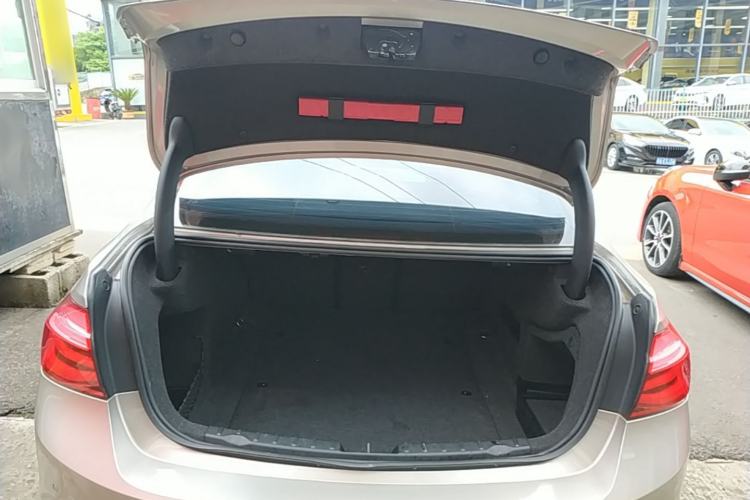 Used BMW 3 Series 2016 320i Fashion Model Trunk