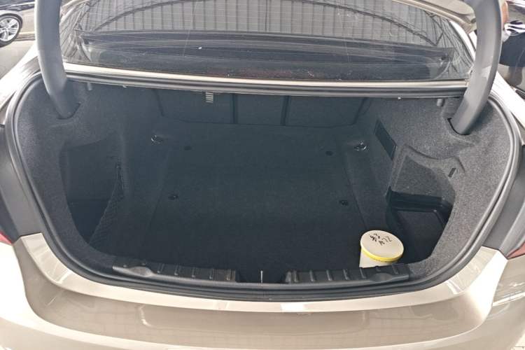 Used BMW 3 Series 2016 320Li Ambition Model Trunk