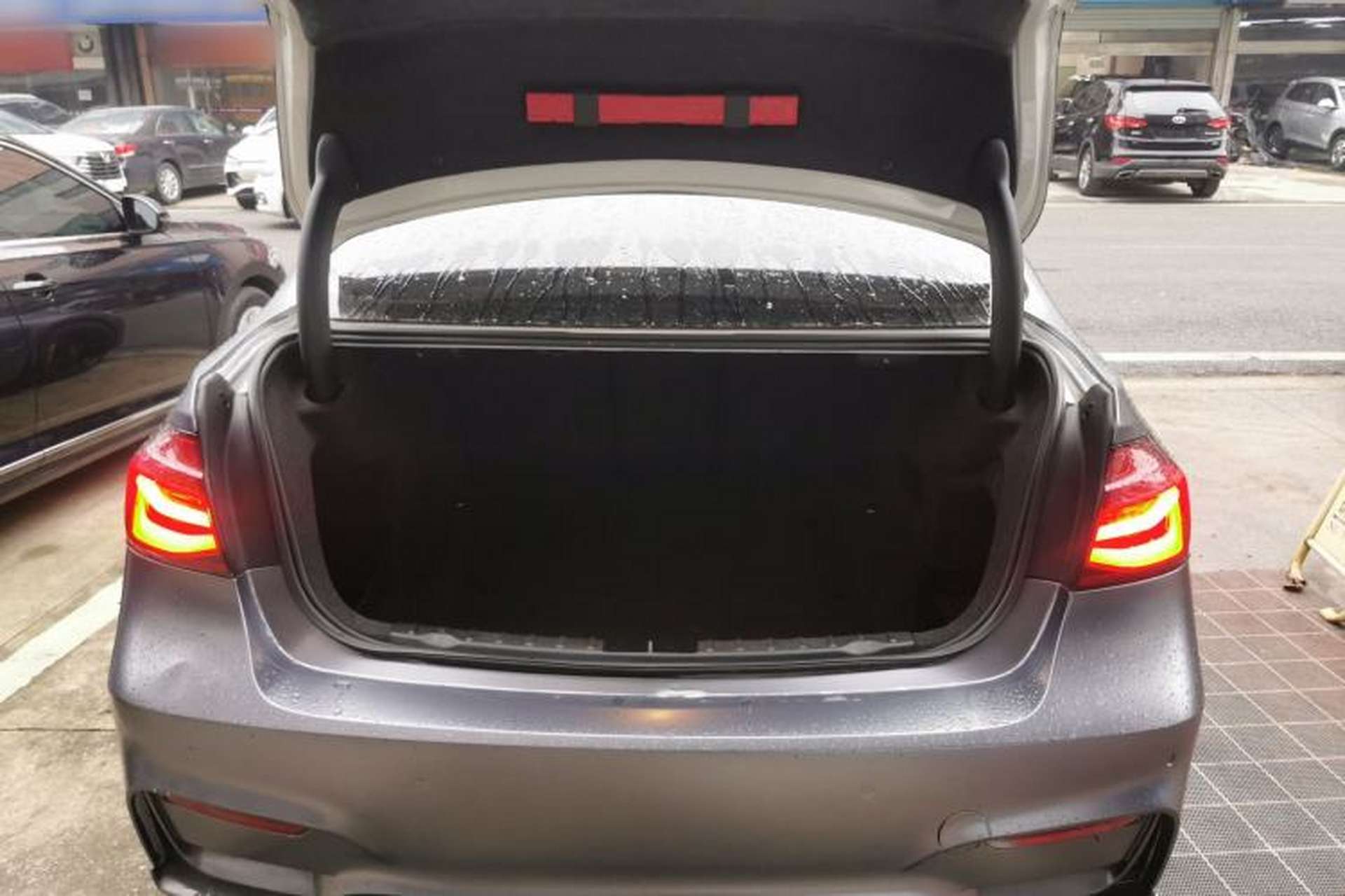 Used BMW 3 Series 2016 320i Fashion Model Trunk