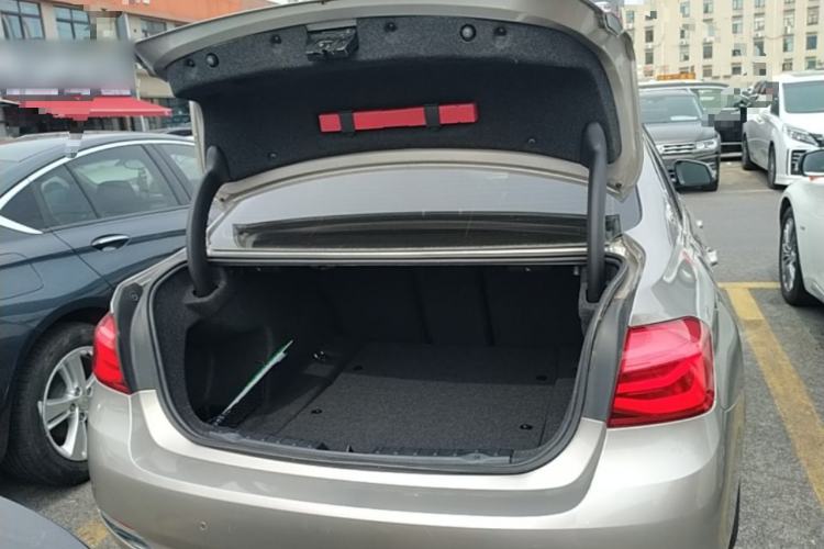 Used BMW 3 Series 2016 320Li Fashion Model Trunk