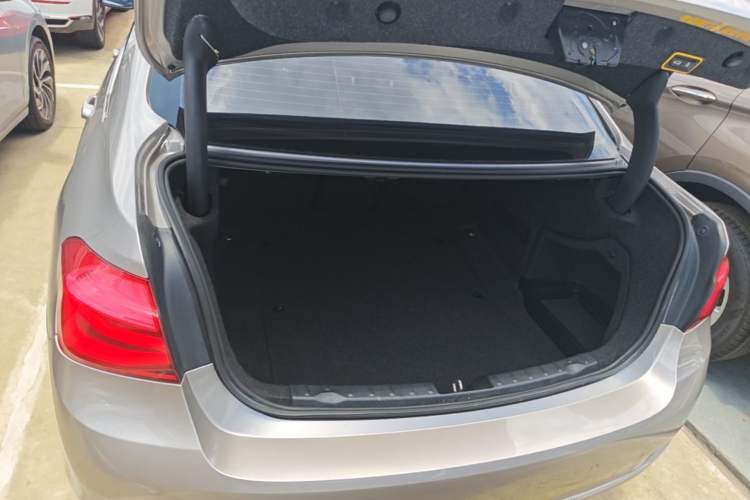 Used BMW 3 Series 2016 320Li Ambition Model Trunk
