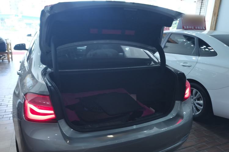 Used BMW 3 Series 2016 320Li Ambition Model Trunk