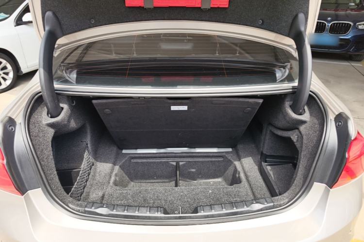 Used BMW 3 Series 2016 320i Fashion Model Trunk