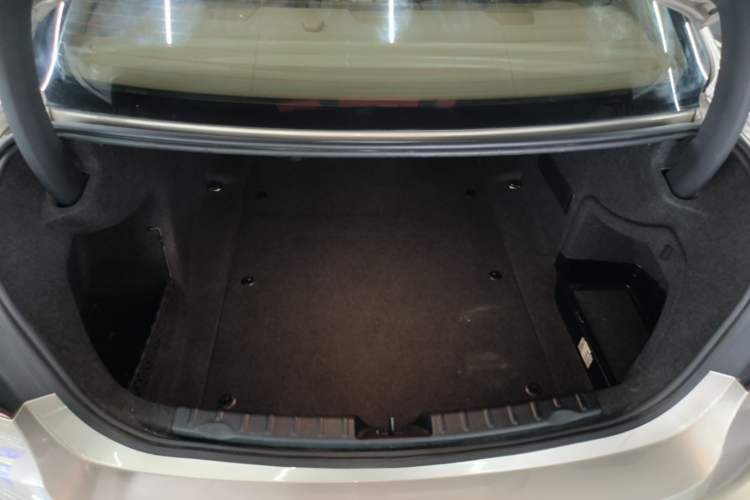 Used BMW 3 Series 2016 320Li Fashion Model Trunk
