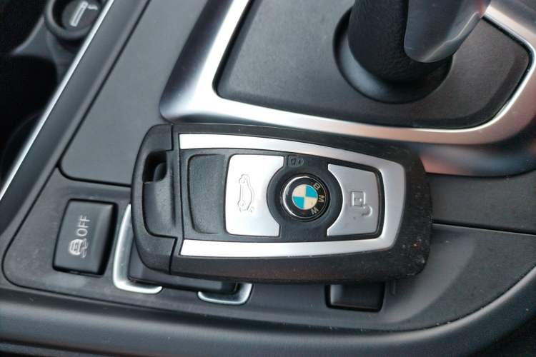 Used BMW 3 Series 2016 320Li Luxury Design Package Vehicle Key