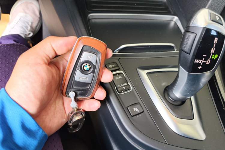 Used BMW 3 Series 2016 320i Fashion Model Vehicle Key