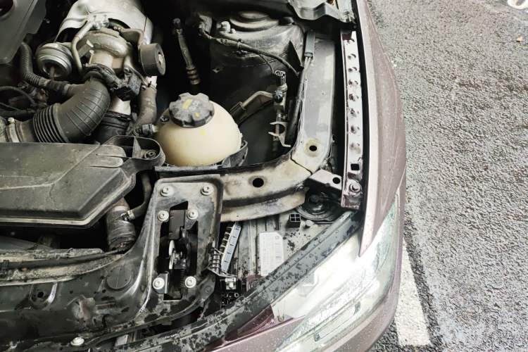 Used BMW 3 Series 2016 316Li Fashion Model Engine Bay Left