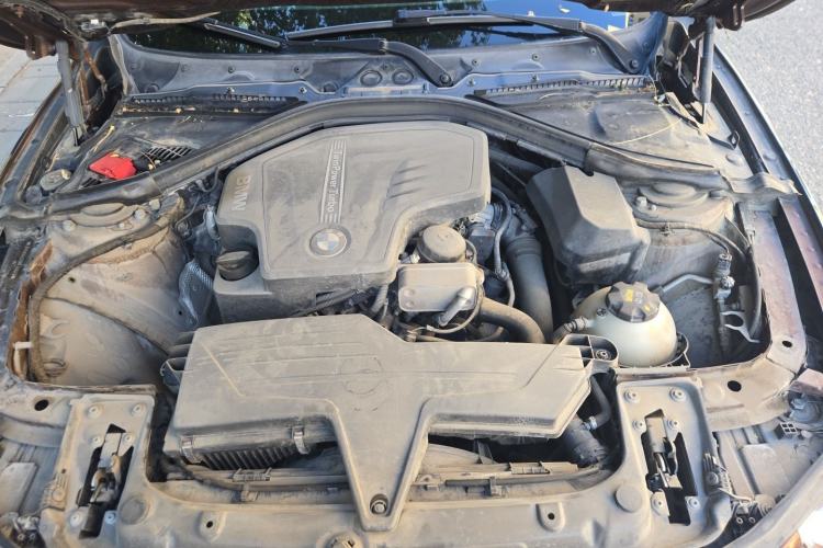 Used BMW 3 Series 2016 320i Fashion Model Engine Bay