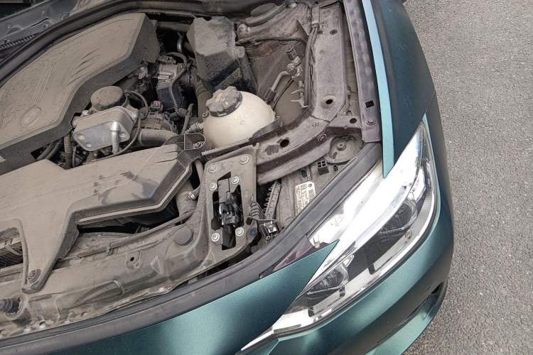 Used BMW 3 Series 2016 320Li Ambition Model Engine Bay Left