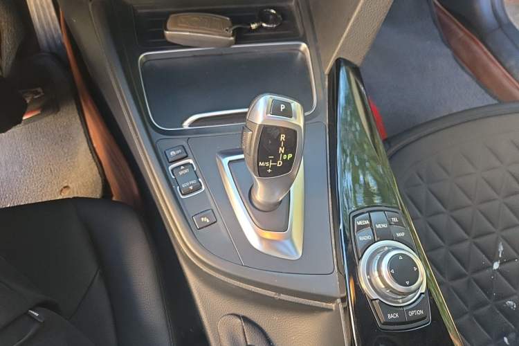 Used BMW 3 Series 2016 320i Fashion Model Gear Lever