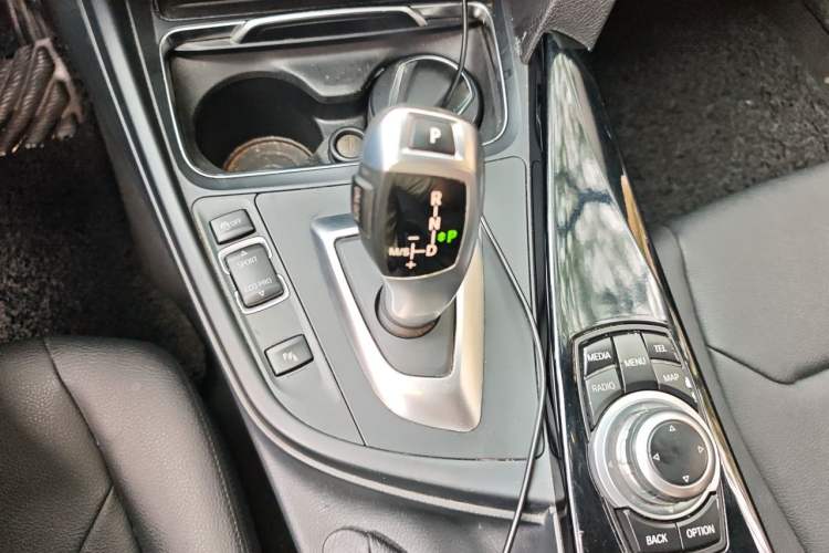 Used BMW 3 Series 2016 320Li Fashion Model Gear Lever