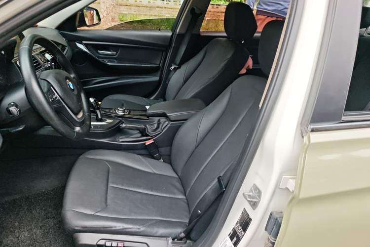 Used BMW 3 Series 2016 320Li Fashion Model Left Front Seat