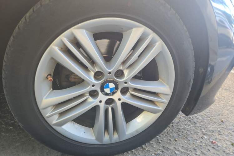 Used BMW 3 Series 2016 320i Fashion Model Right Front Wheel Hub