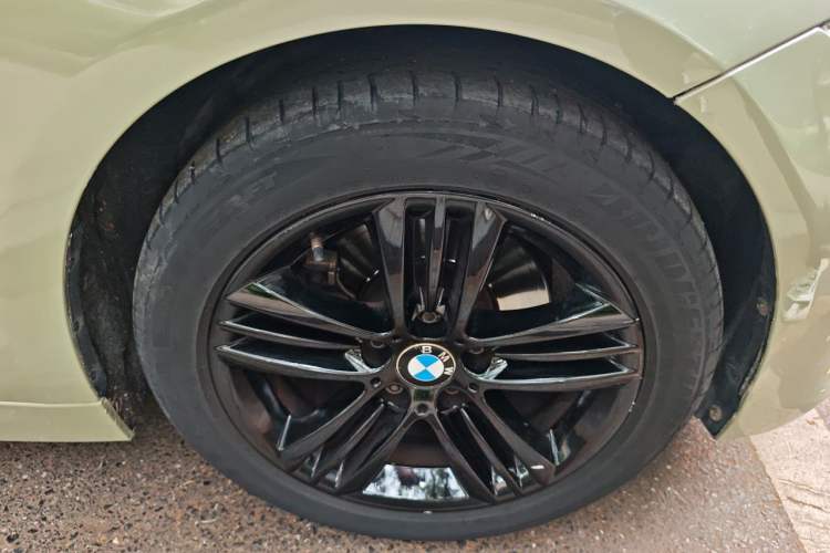 Used BMW 3 Series 2016 320Li Fashion Model Right Front Wheel Hub