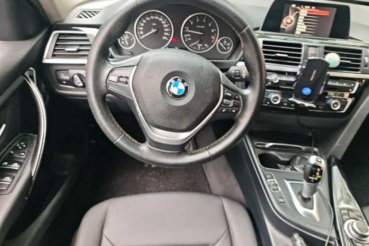 Used BMW 3 Series 2016 320Li Fashion Model Steering Wheel