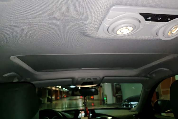 Used BMW 3 Series 2016 320Li Fashion Model Headliner