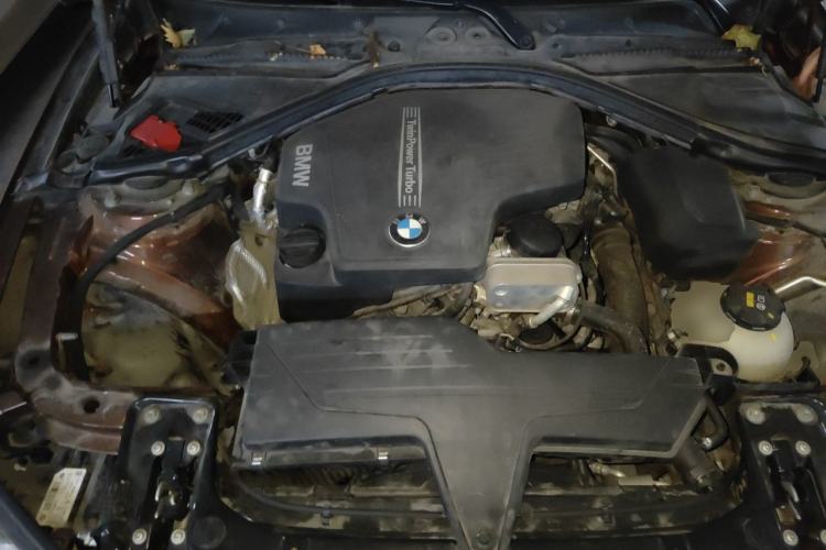 Used BMW 3 Series 2016 328Li Fashion Model Engine Bay