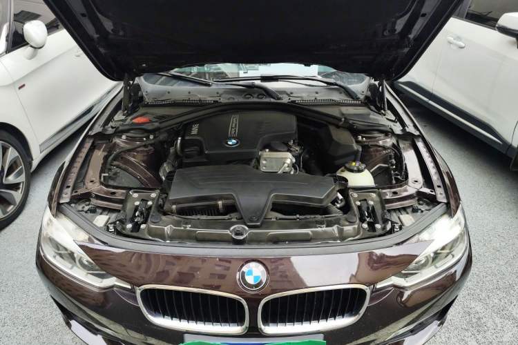 Used BMW 3 Series 2016 320Li Fashion Model Engine Bay