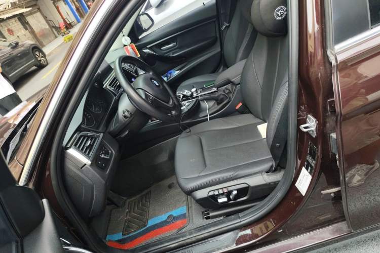 Used BMW 3 Series 2016 320Li Fashion Model Left Front Seat