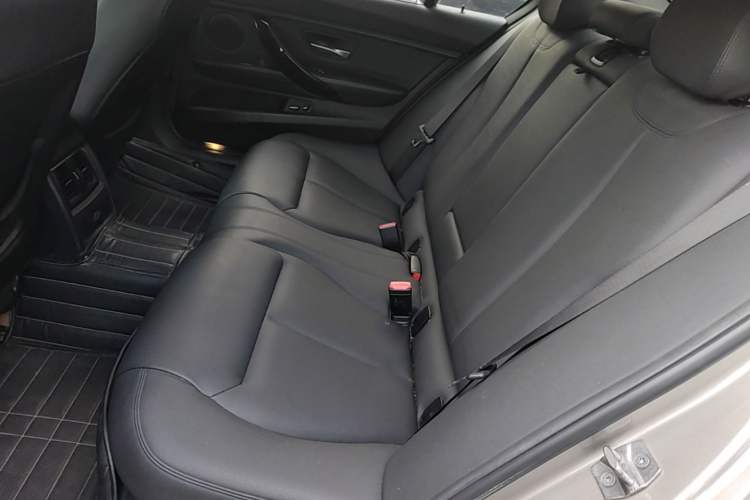 Used BMW 3 Series 2016 320Li Fashion Model Left Rear Seat