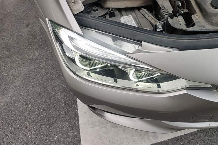 Used BMW 3 Series 2016 320Li Fashion Model Right Front Headlight