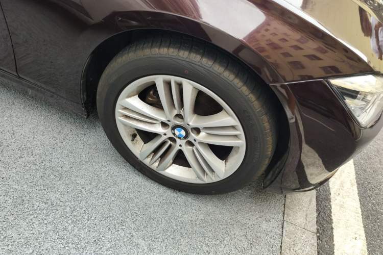 Used BMW 3 Series 2016 320Li Fashion Model Right Front Wheel Hub