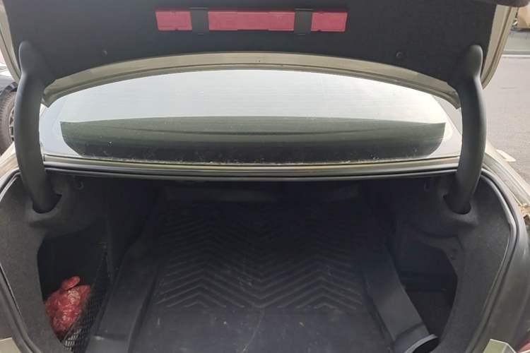 Used BMW 3 Series 2016 320Li Fashion Model Trunk