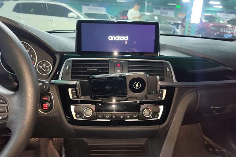 Used BMW 3 Series 2016 316Li Fashion Model Audio And AC Panel