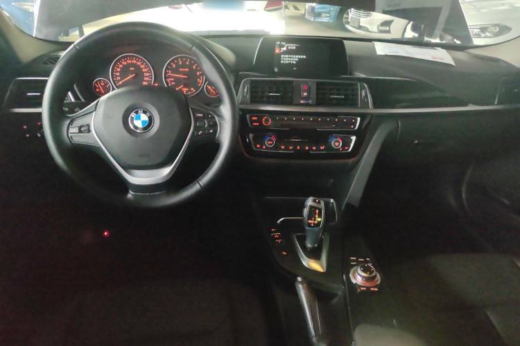 Used BMW 3 Series 2016 320Li Fashion Model Center Console