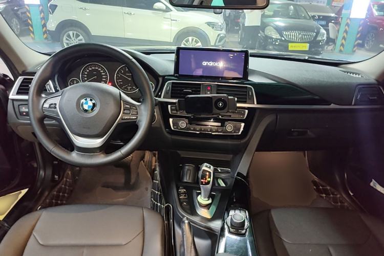 Used BMW 3 Series 2016 316Li Fashion Model Center Console