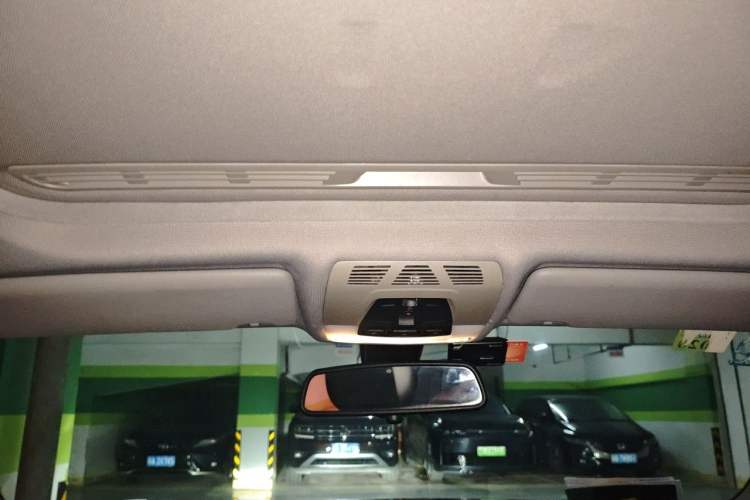 Used BMW 3 Series 2016 320Li Ambition Model Headliner