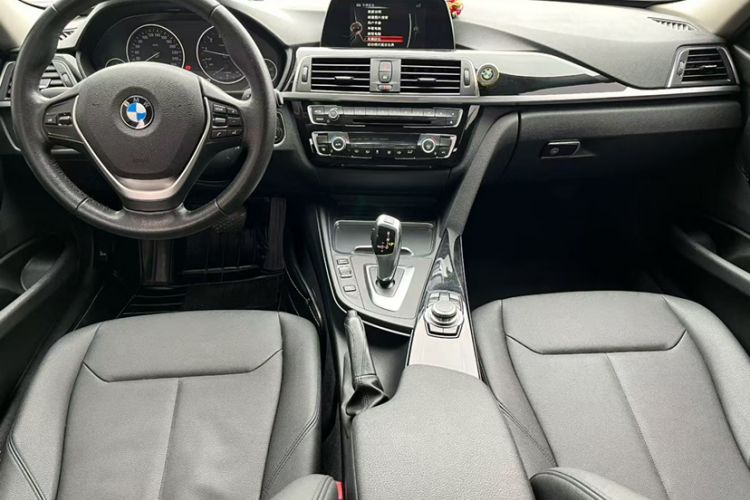 Used BMW 3 Series 2016 320Li Fashion Model Interior 3