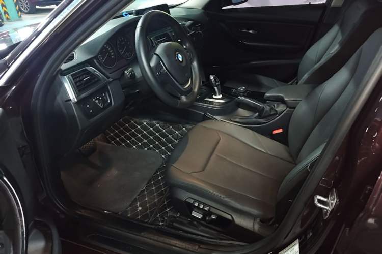 Used BMW 3 Series 2016 316Li Fashion Model Left Front Seat