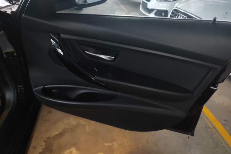 Used BMW 3 Series 2016 320Li Fashion Model Right Front Door Interior
