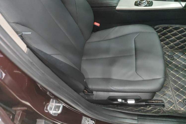 Used BMW 3 Series 2016 320Li Fashion Model Right Front Seat