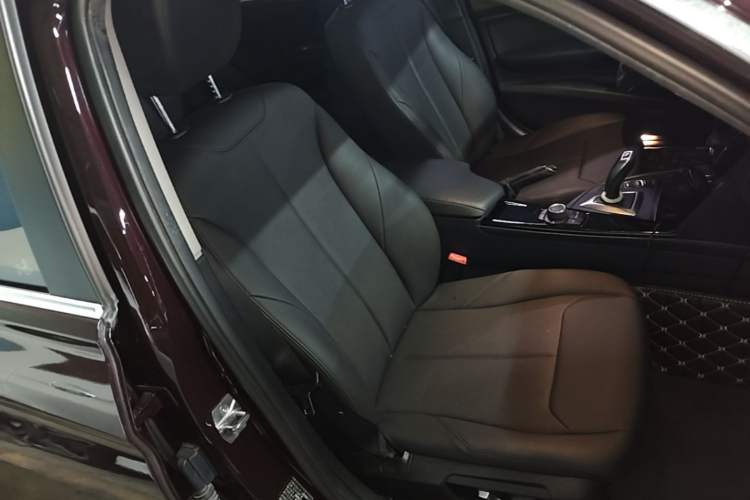 Used BMW 3 Series 2016 316Li Fashion Model Right Front Seat