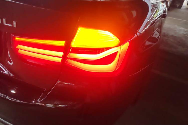 Used BMW 3 Series 2016 320Li Fashion Model Right Rear Taillight