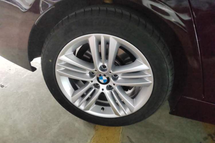Used BMW 3 Series 2016 320Li Fashion Model Right Rear Wheel Hub