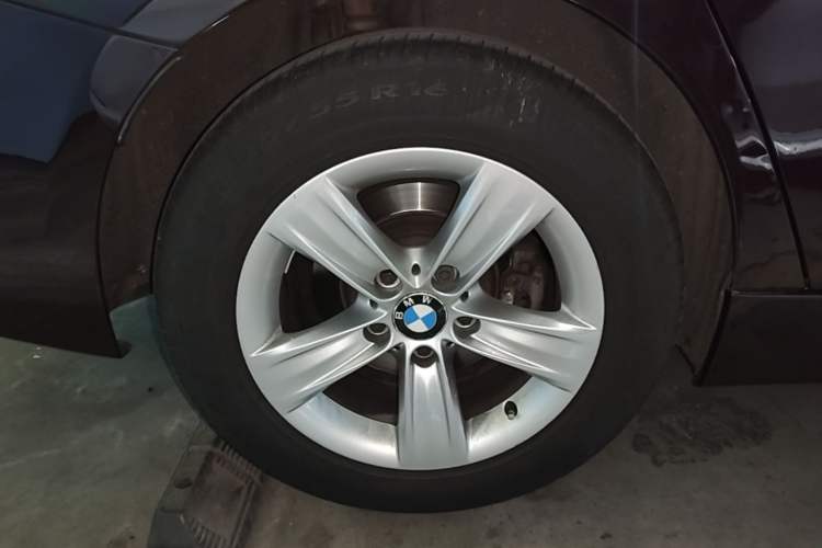 Used BMW 3 Series 2016 316Li Fashion Model Right Rear Wheel Hub
