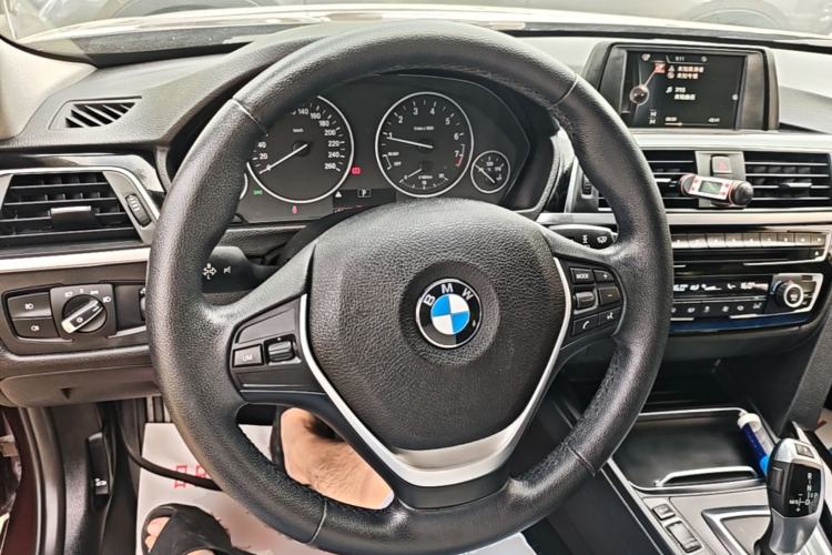 Used BMW 3 Series 2016 316Li Fashion Model Steering Wheel