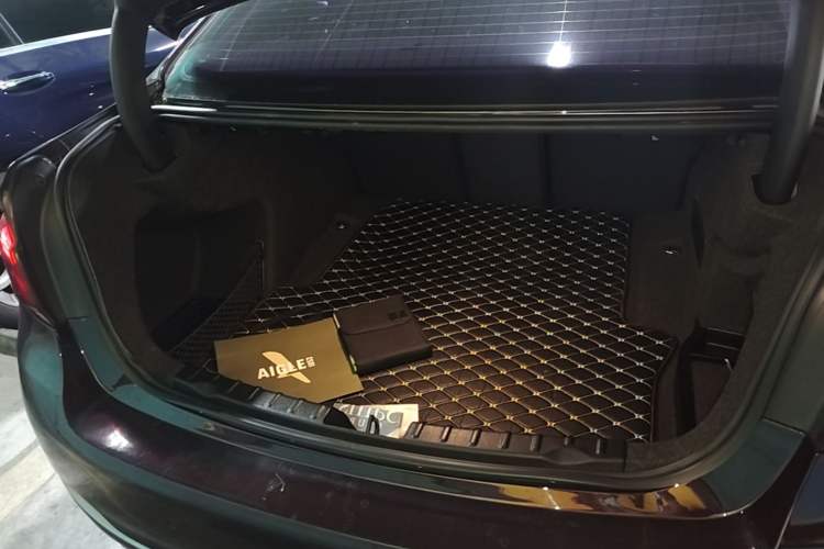 Used BMW 3 Series 2016 316Li Fashion Model Trunk